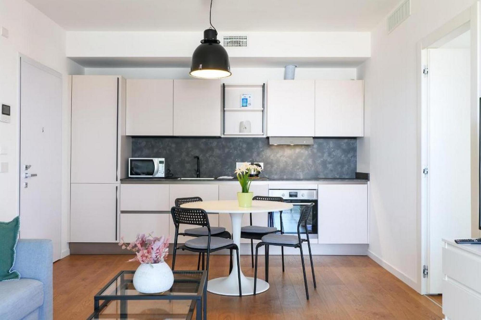 Lovely Terrace Apartment - Porta Romana District 밀라노 외부 사진