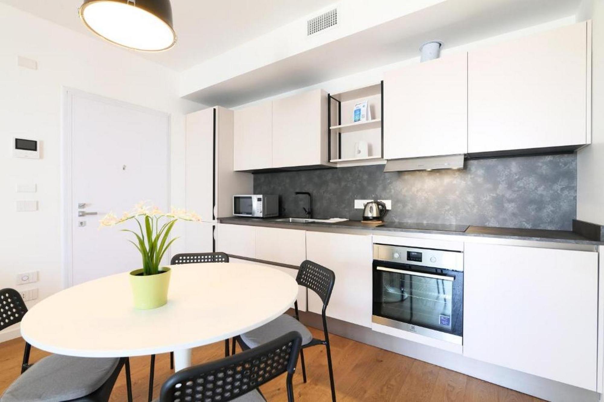 Lovely Terrace Apartment - Porta Romana District 밀라노 외부 사진