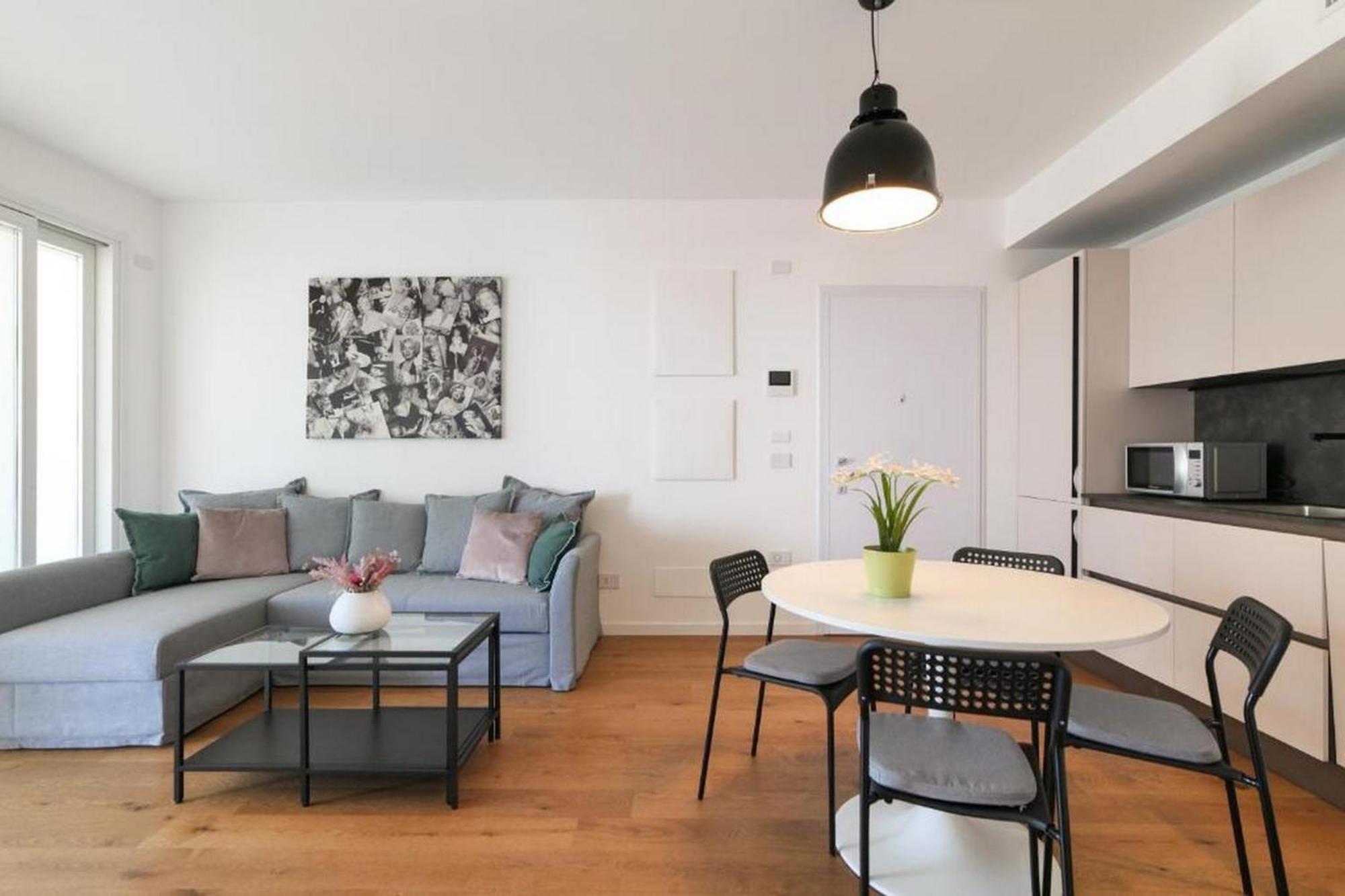 Lovely Terrace Apartment - Porta Romana District 밀라노 외부 사진